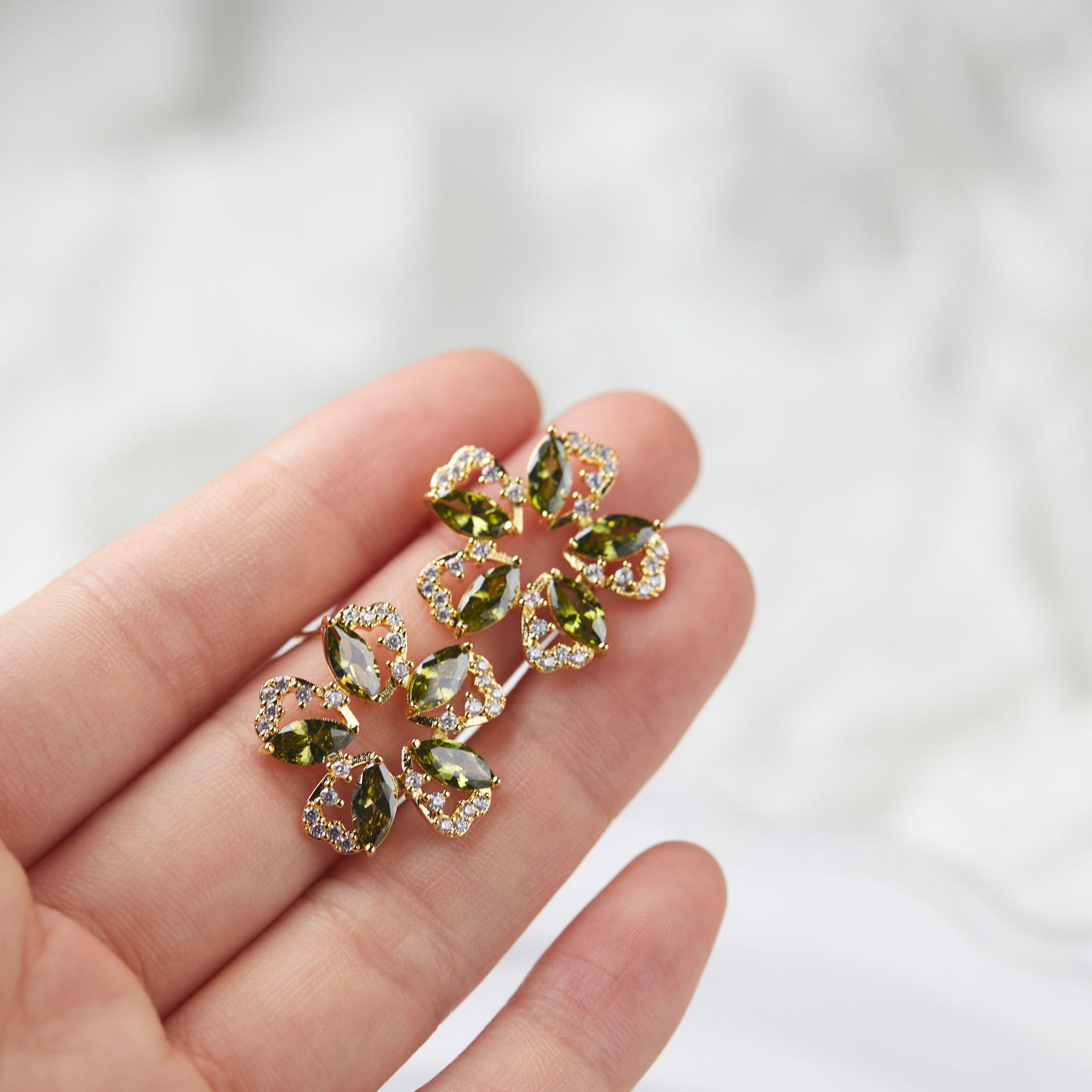Boucles d'oreilles clous fleur - Ethnic Wear In Fashion avis et prix